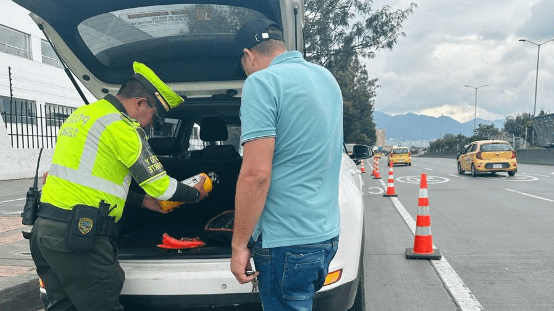 Esto Debe Llevar El Kit De Carretera Del Carro Para Evitar Multas