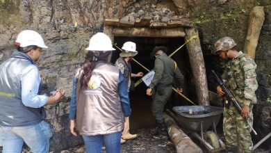 Cierre de minas de esmeralda y carbón