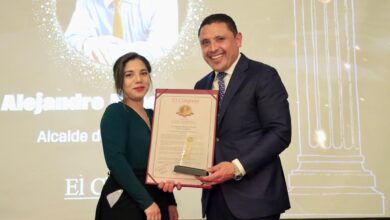 El alcalde y la Gestora Social