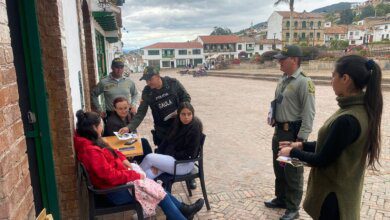 Policía