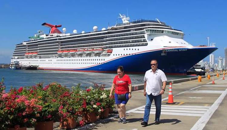 crucero de turismo